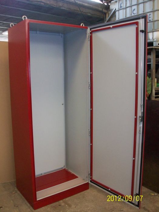 GABINETE MONOLÍTICO
